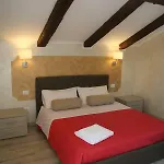 Red Lion Гостевой дом Местре