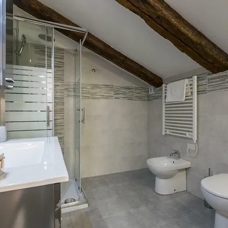 Red Lion メストレ