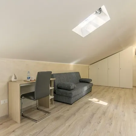 Red Lion メストレ