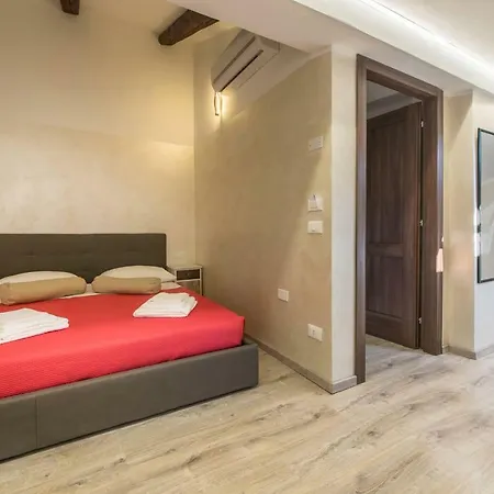 Red Lion 2* Μέστρε