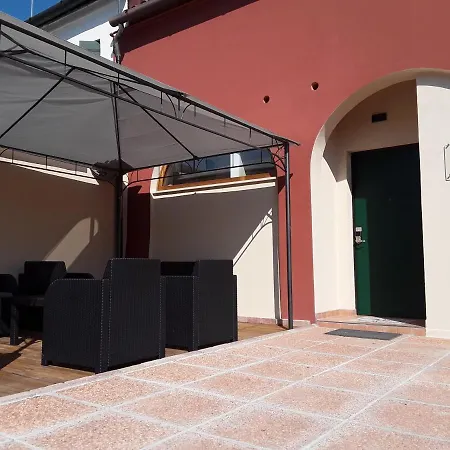 ゲストハウス Red Lion