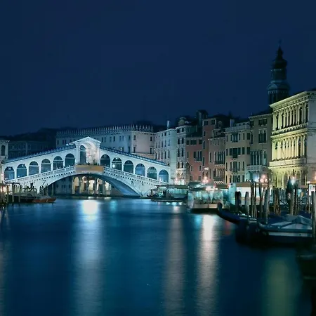 Red Lion メストレ