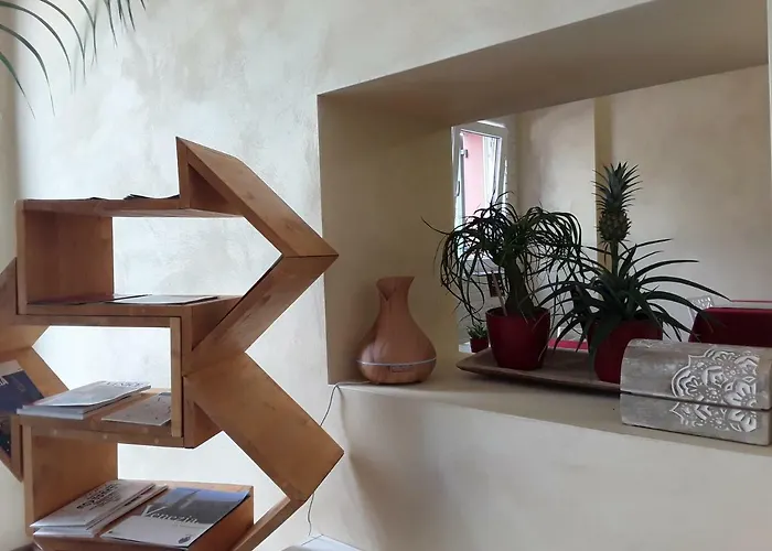 ゲストハウス Red Lion 2*